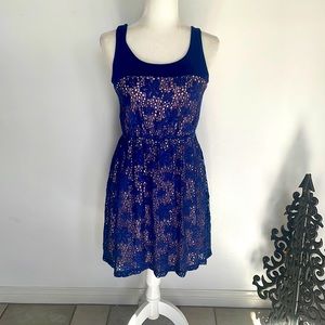 Very flattering very comfortable holiday dress